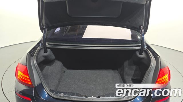 BMW 5-Series 2016 — photo 20