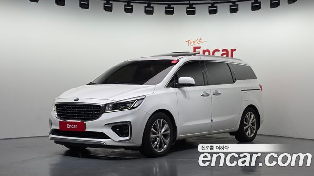 Kia Canival 2020 — photo 1