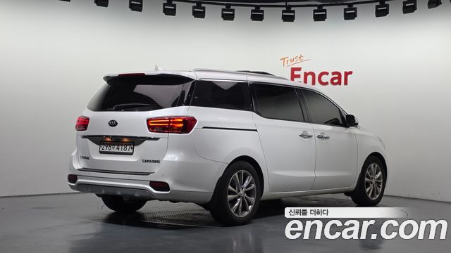 Kia Canival 2020 — photo 2