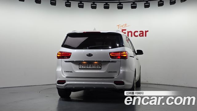 Kia Canival 2020 — photo 4
