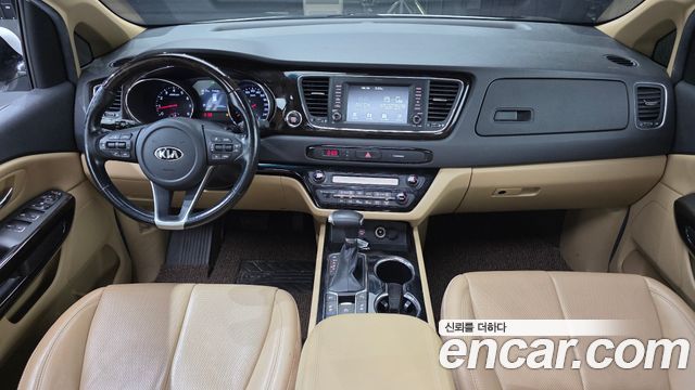 Kia Canival 2020 — photo 10