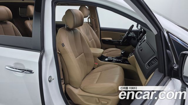 Kia Canival 2020 — photo 17