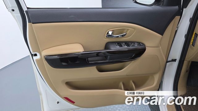 Kia Canival 2020 — photo 14
