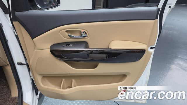 Kia Canival 2020 — photo 15