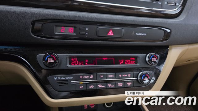 Kia Canival 2020 — photo 27
