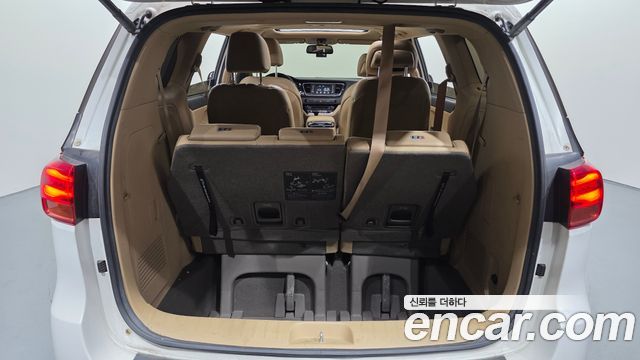 Kia Canival 2020 — photo 36