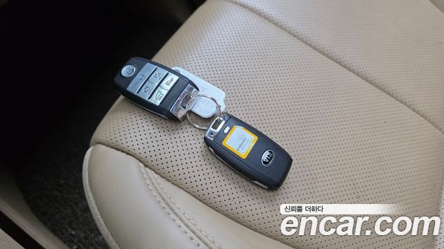 Kia Canival 2020 — photo 37