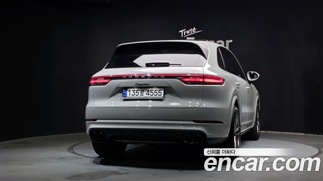 Porsche Cayenne 2023 — photo 4
