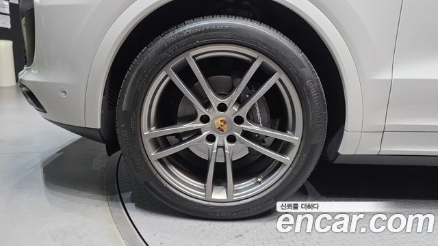 Porsche Cayenne 2023 — photo 5