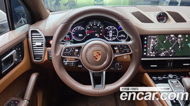 Porsche Cayenne 2023 — photo 19