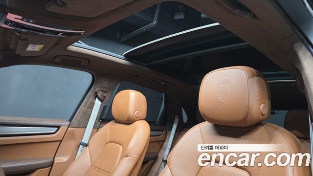 Porsche Cayenne 2023 — photo 24