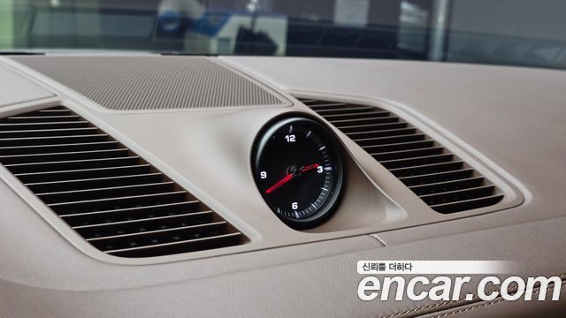 Porsche Cayenne 2023 — photo 27