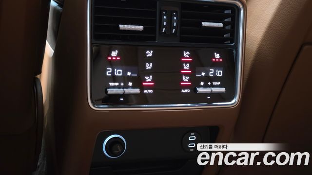 Porsche Cayenne 2023 — photo 28