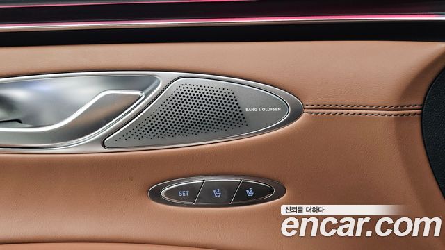 Genesis GV70 2025 — photo 32
