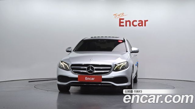 Mercedes-Benz E-Class 2017 — photo 3