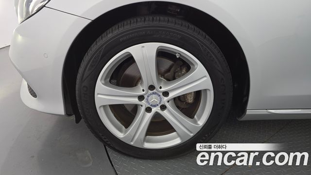 Mercedes-Benz E-Class 2017 — photo 5