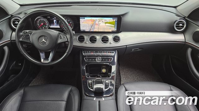 Mercedes-Benz E-Class 2017 — photo 7