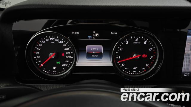 Mercedes-Benz E-Class 2017 — photo 8
