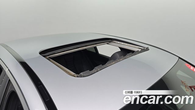 Mercedes-Benz E-Class 2017 — photo 16