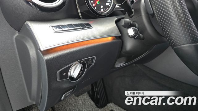 Mercedes-Benz E-Class 2017 — photo 18