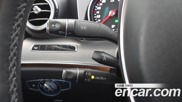 Mercedes-Benz E-Class 2017 — photo 20