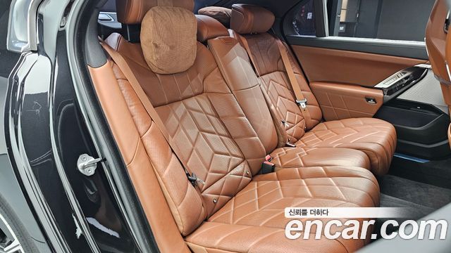BMW i7 2024 — photo 17