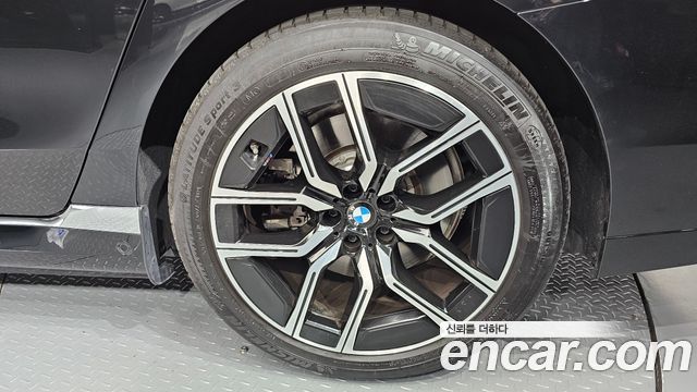 BMW i7 2024 — photo 7