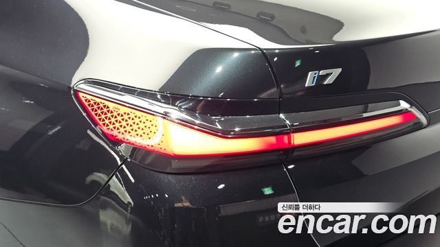 BMW i7 2024 — photo 9