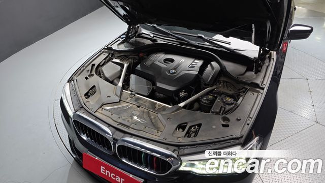 BMW 5-Series 2018 — photo 6