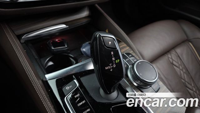 BMW 5-Series 2018 — photo 9