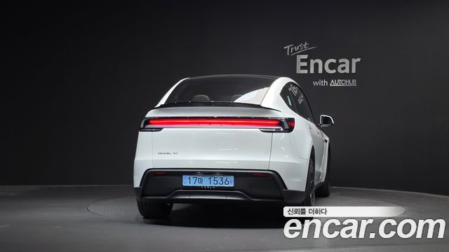 Tesla Model Y 2026 — photo 4