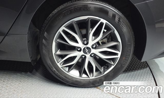Kia K5 2023 — photo 7