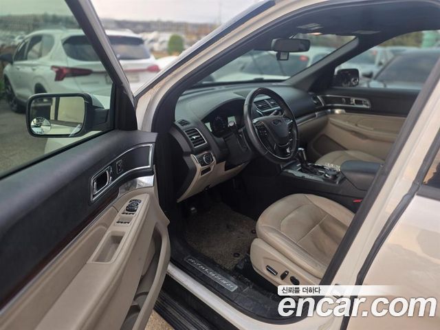 Ford Explorer 2018 — photo 13