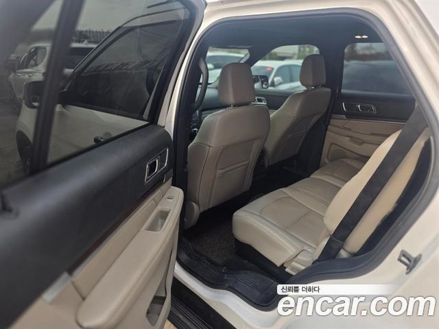 Ford Explorer 2018 — photo 14