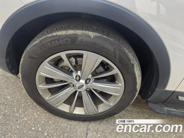 Ford Explorer 2018 — photo 17