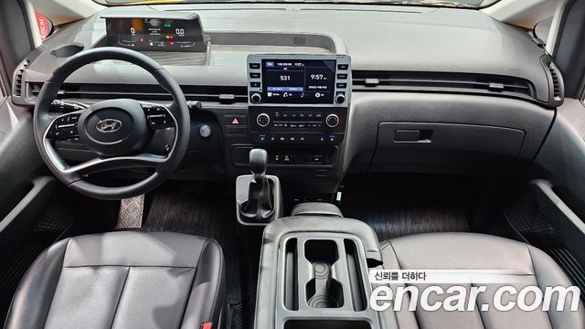 Hyundai Staria 2023 — photo 10
