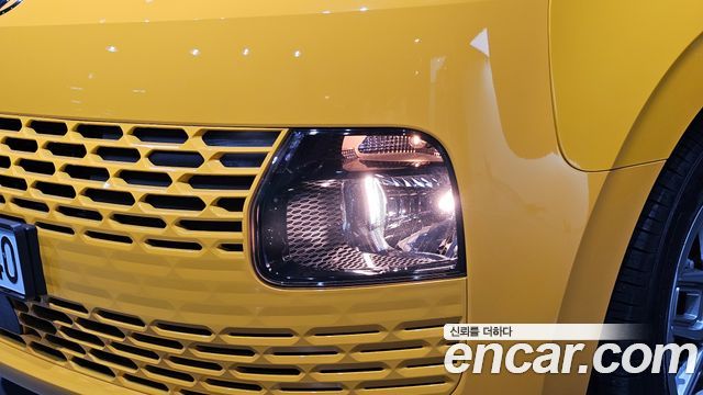 Hyundai Staria 2023 — photo 8
