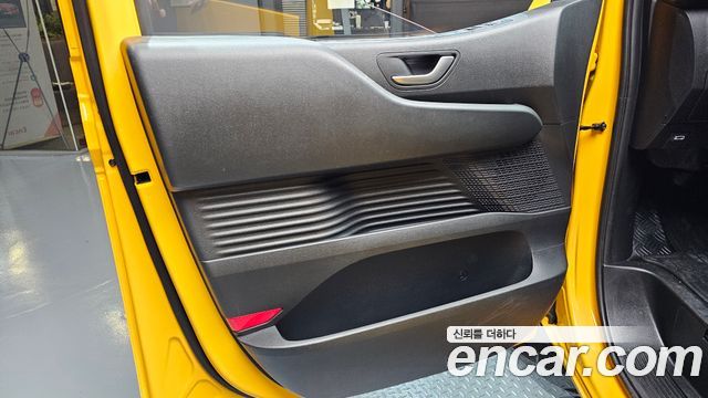 Hyundai Staria 2023 — photo 14