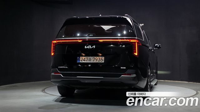 Kia Canival 2025 — photo 4