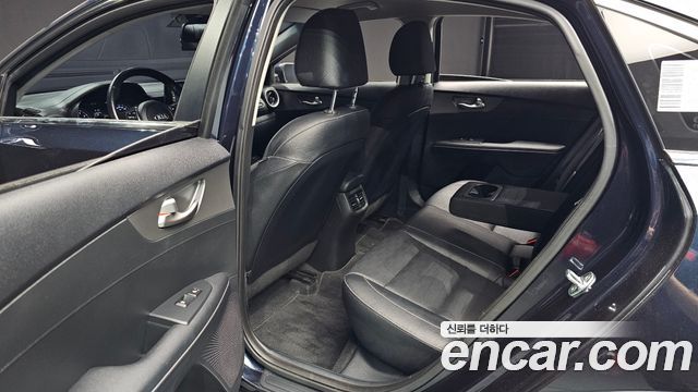 Kia K3 2019 — photo 18