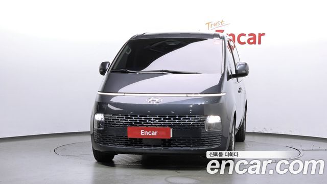 Hyundai Staria 2023 — photo 3
