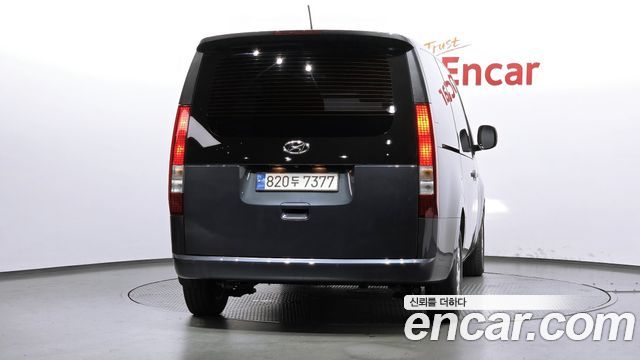 Hyundai Staria 2023 — photo 4