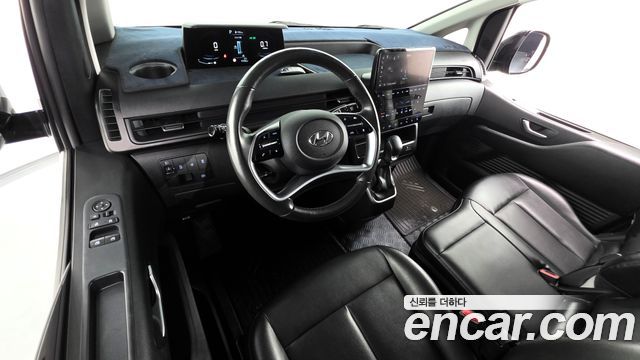 Hyundai Staria 2023 — photo 7