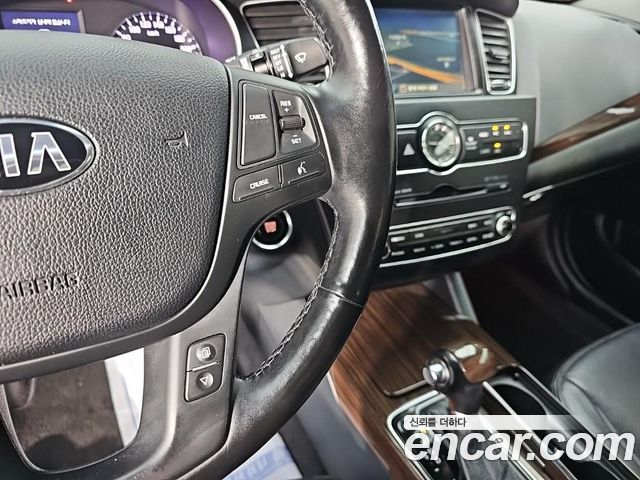 Kia K7 2015 — photo 16