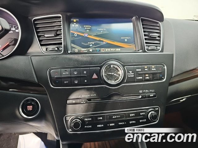 Kia K7 2015 — photo 17