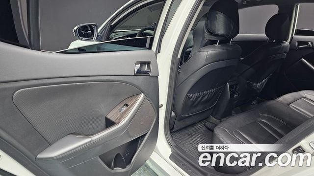 Kia K5 2012 — photo 17