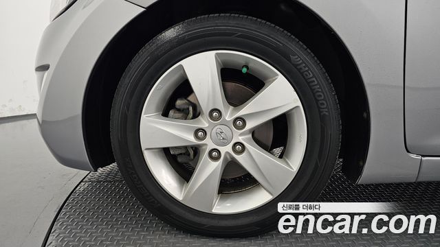 Hyundai AVANTE 2014 — photo 5