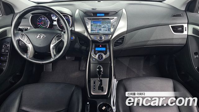 Hyundai AVANTE 2014 — photo 10