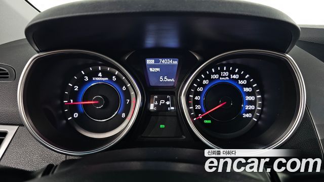 Hyundai AVANTE 2014 — photo 11
