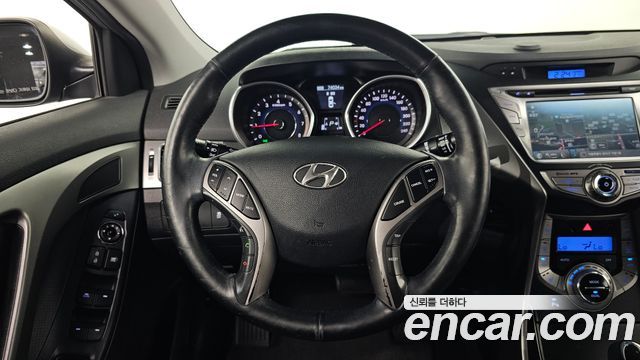 Hyundai AVANTE 2014 — photo 19